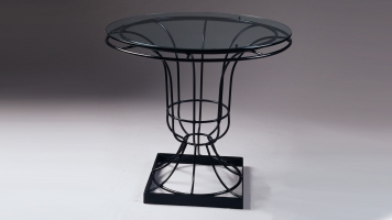 Wire Urn Table